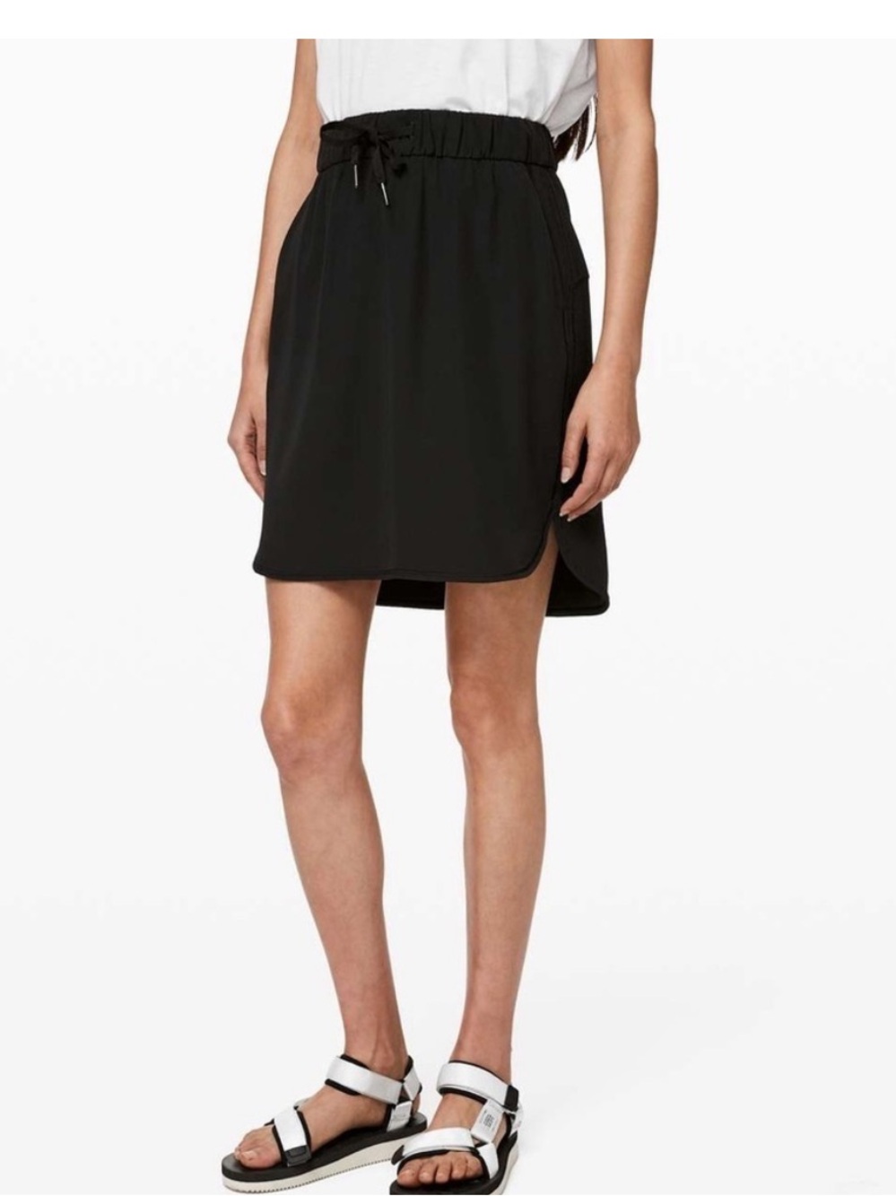 Lululemon black on the fly skirt size 6